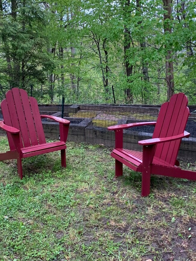 Foto del edificio - 954 Hunting Hills Ln