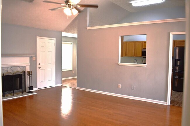 Building Photo - 910 Grace Dr