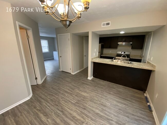 Building Photo - Updated 2bed/2.5bath Townhome in Worthingt...
