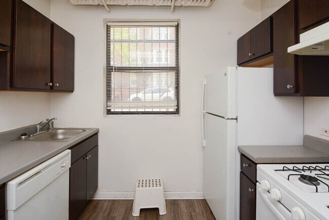 Foto del edificio - 1532 N Kedzie Ave