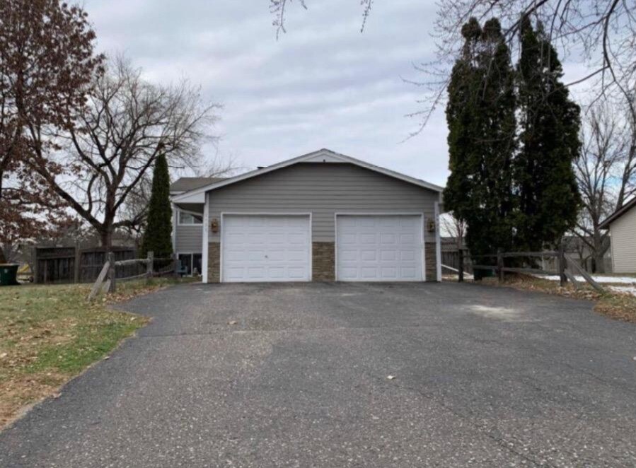 Primary Photo - 8435 Rhode Island Dr N