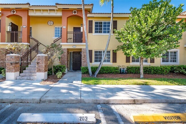 Building Photo - 980 NE 33rd Terrace