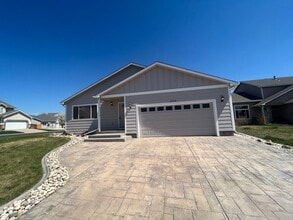 Building Photo - 3702 Elgin Pl