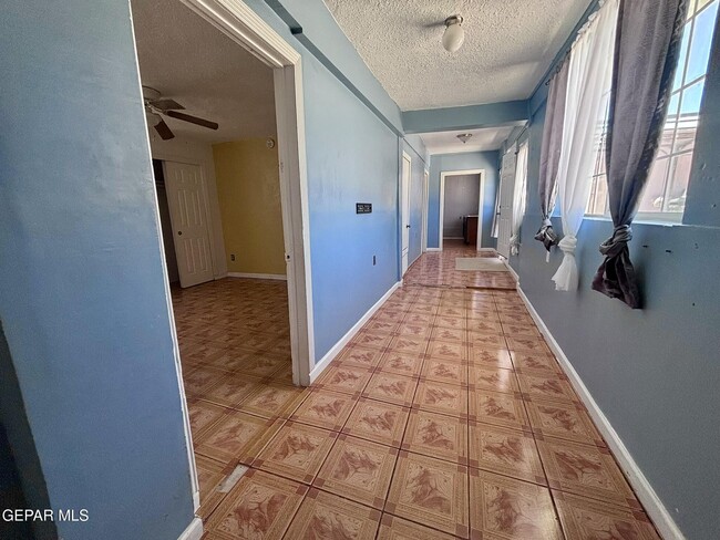 Foto del edificio - 14565 Hendrik Dr