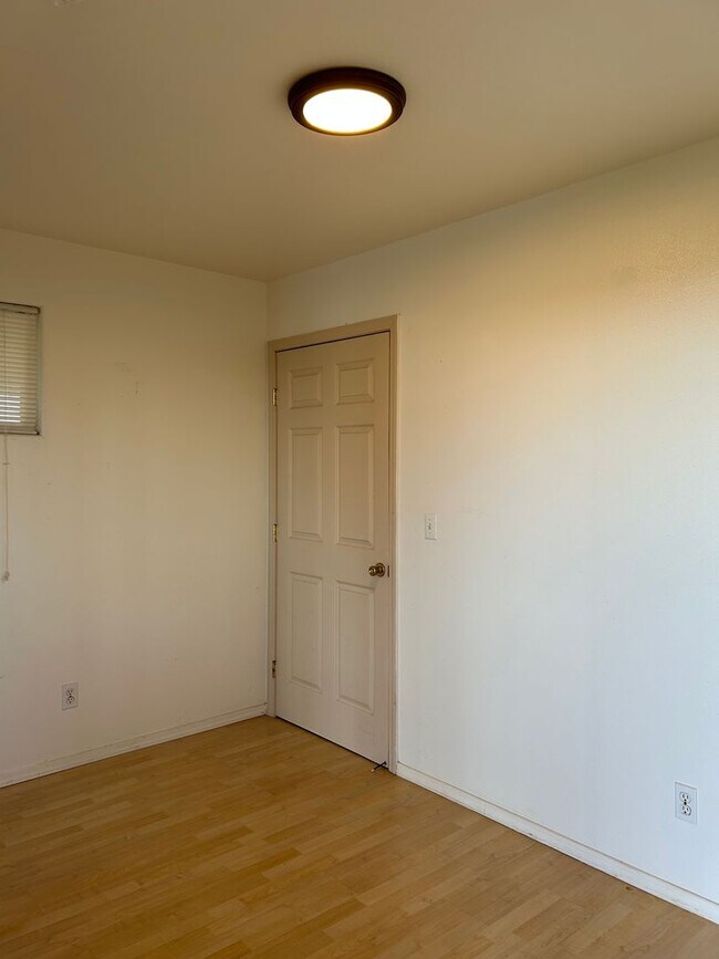 Building Photo - 960 Wailupe Dr