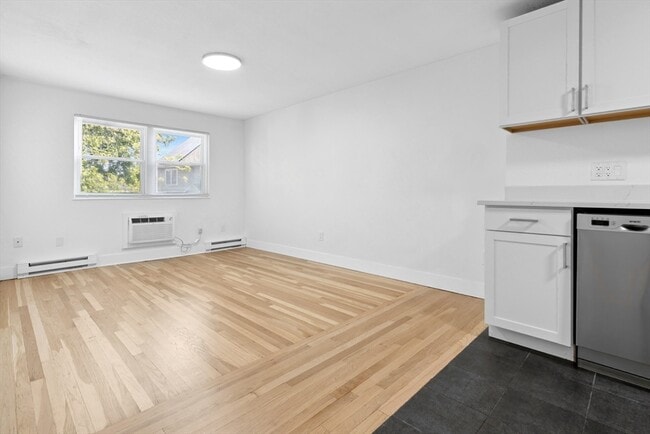 Building Photo - 303 Broadway