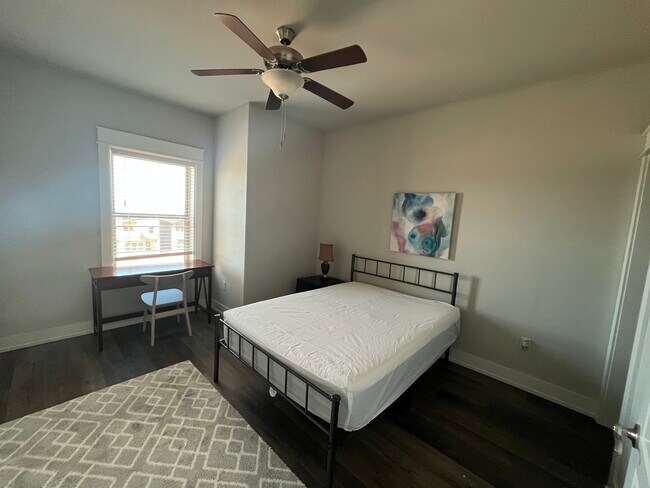 Foto del edificio - 2248 W Moore Ln