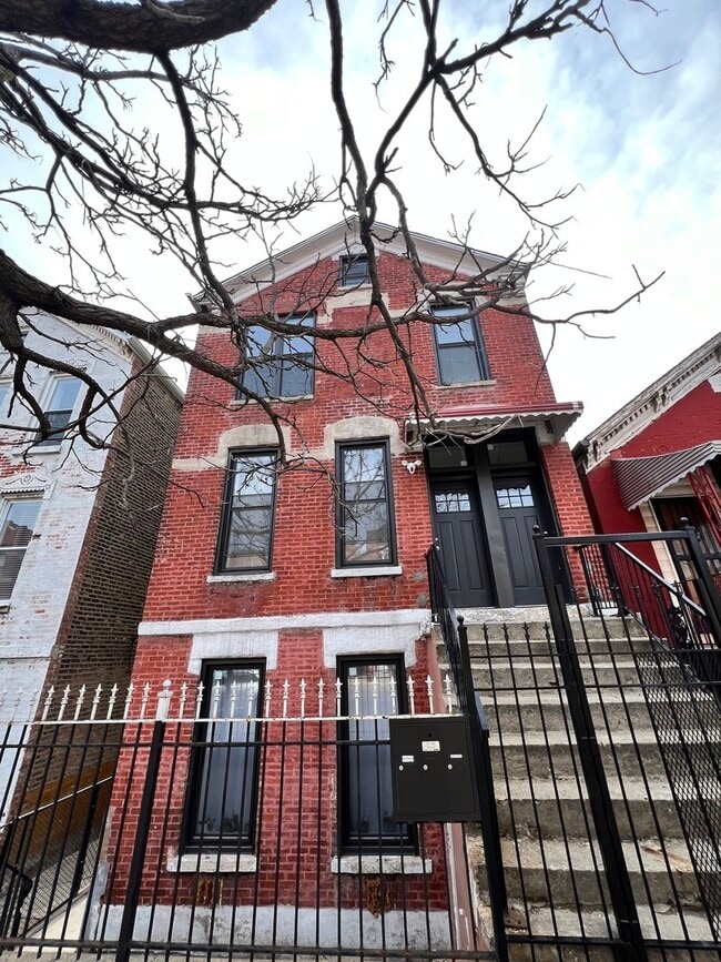 Building Photo - 1329 W 19th St