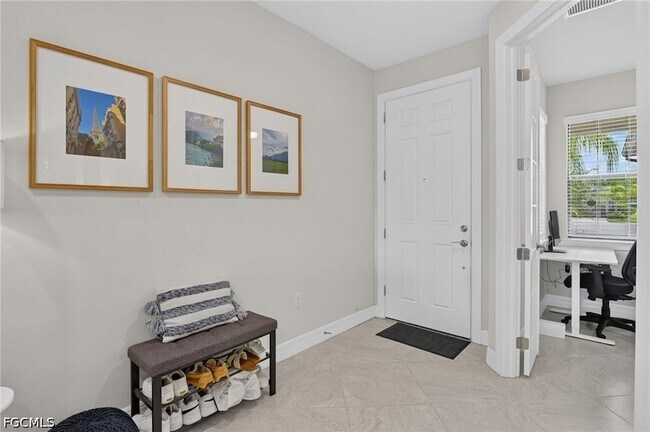 Foto del edificio - 12056 Westmoreland Way