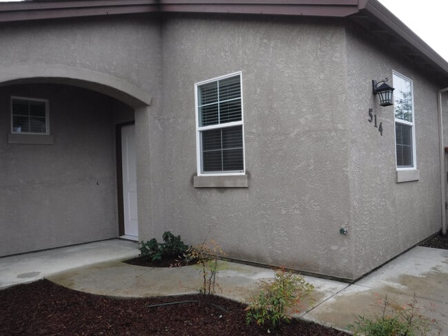 Foto del edificio - Great 4 Bedroom Condo With Upgrades! Highland Park Subdivision