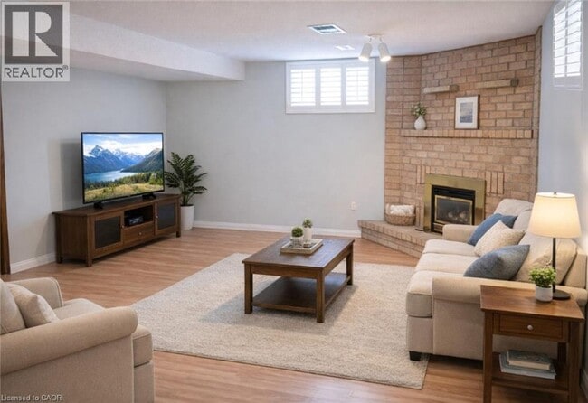 Building Photo - 227 Templemead Dr