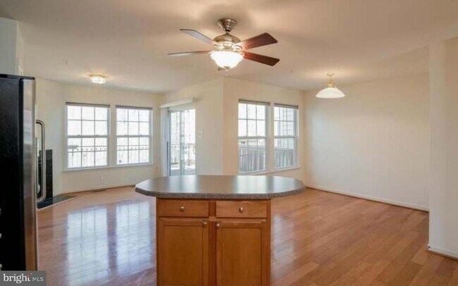 Building Photo - 8103 Pennington Dr