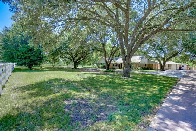 Foto del edificio - 26506 Willow Ln