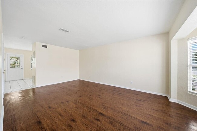 Foto del edificio - 13542 Embassy Park Ct