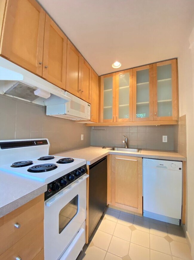 Building Photo - 2113 N 37th St