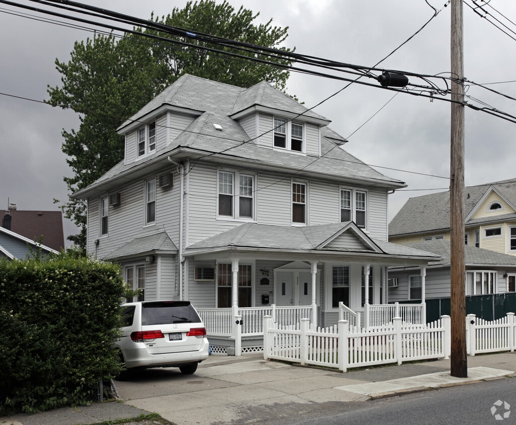 858 Jewett Ave, Staten Island, NY 10314 Apartments in Staten Island