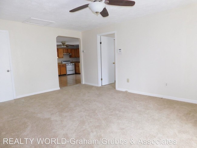 Building Photo - 2 br, 1 bath House - 21 Third Street