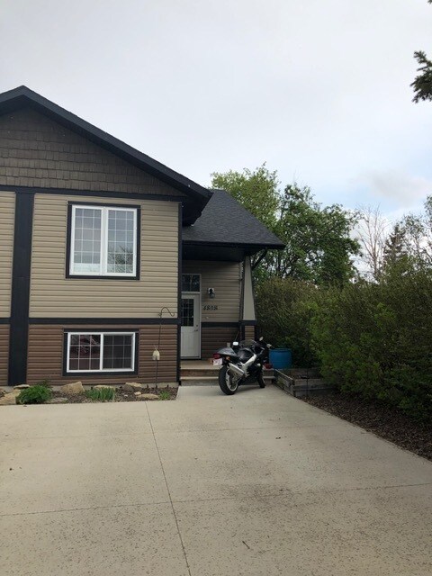Building Photo - 3 Bed 2 Bath Unit in Odls, AB