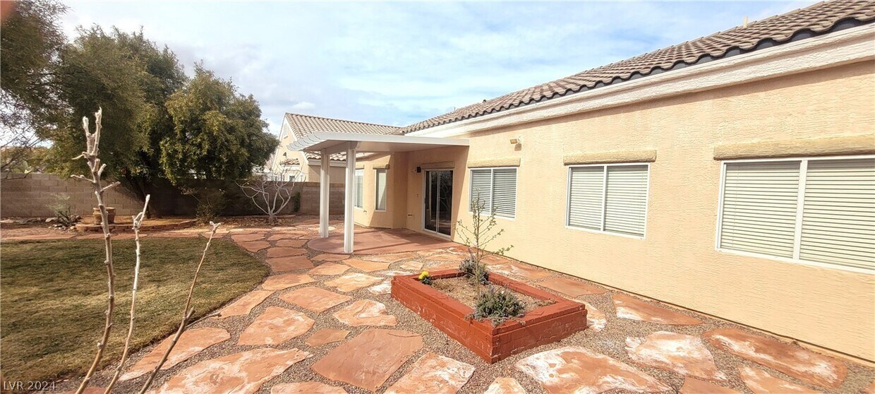 Primary Photo - 2109 Arpeggio Ave