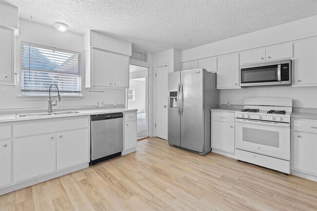 Foto del edificio - 5402 Jeffburn Cove