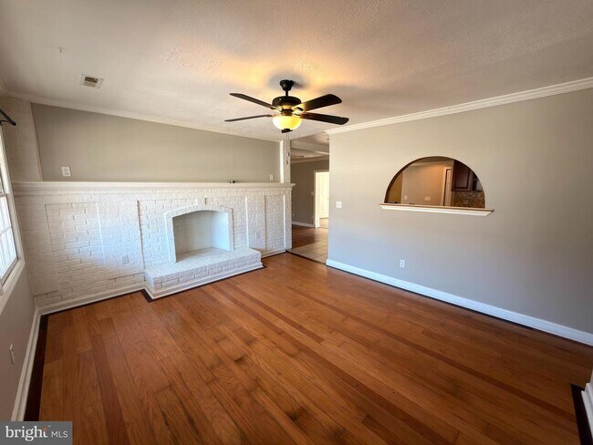 Foto del edificio - 10325 Gordon Rd