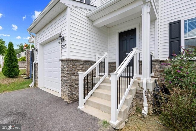 Building Photo - 5707 Lowell St