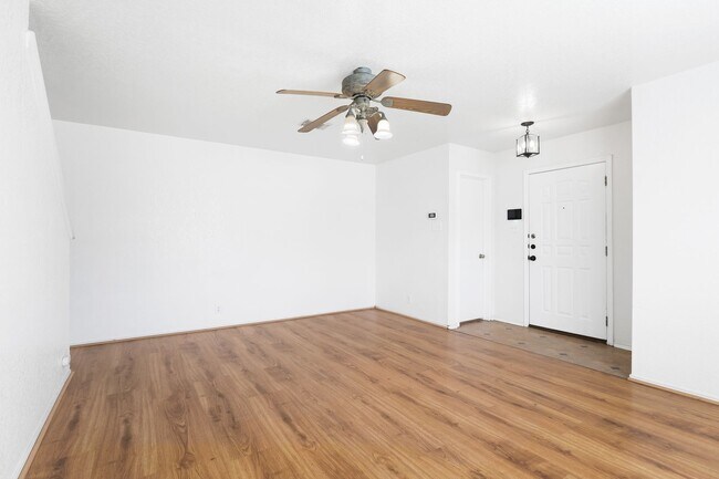 Foto del edificio - 3 bedroom and 2.5 bathroom located in Vill...
