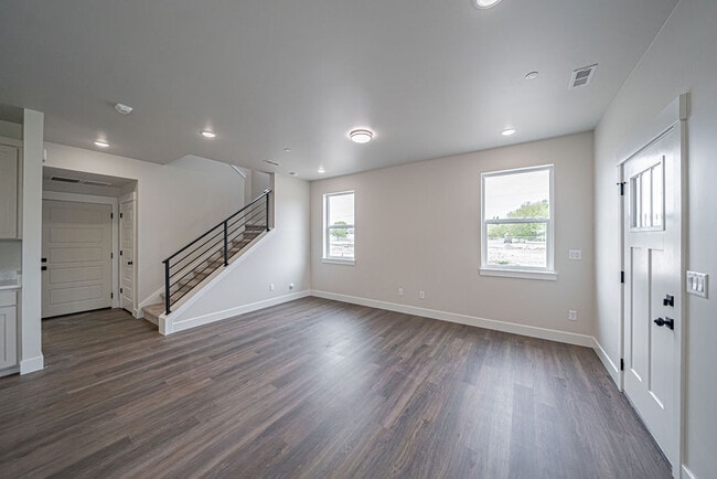 Building Photo - 2988 Huntshire Ave