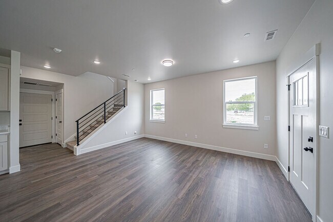 Foto del edificio - 2988 Huntshire Ave