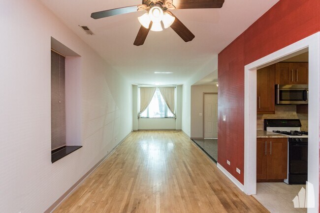 Foto del edificio - 1835 N Winchester Ave