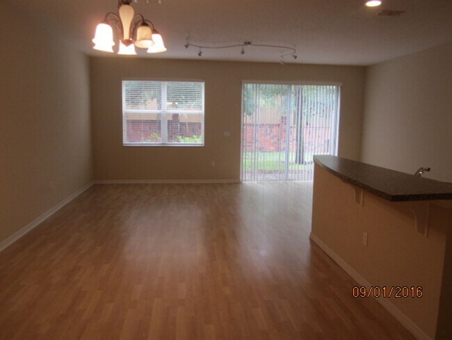 Foto del edificio - Available Soon!  3 bedroom 2-1/2 bath town...