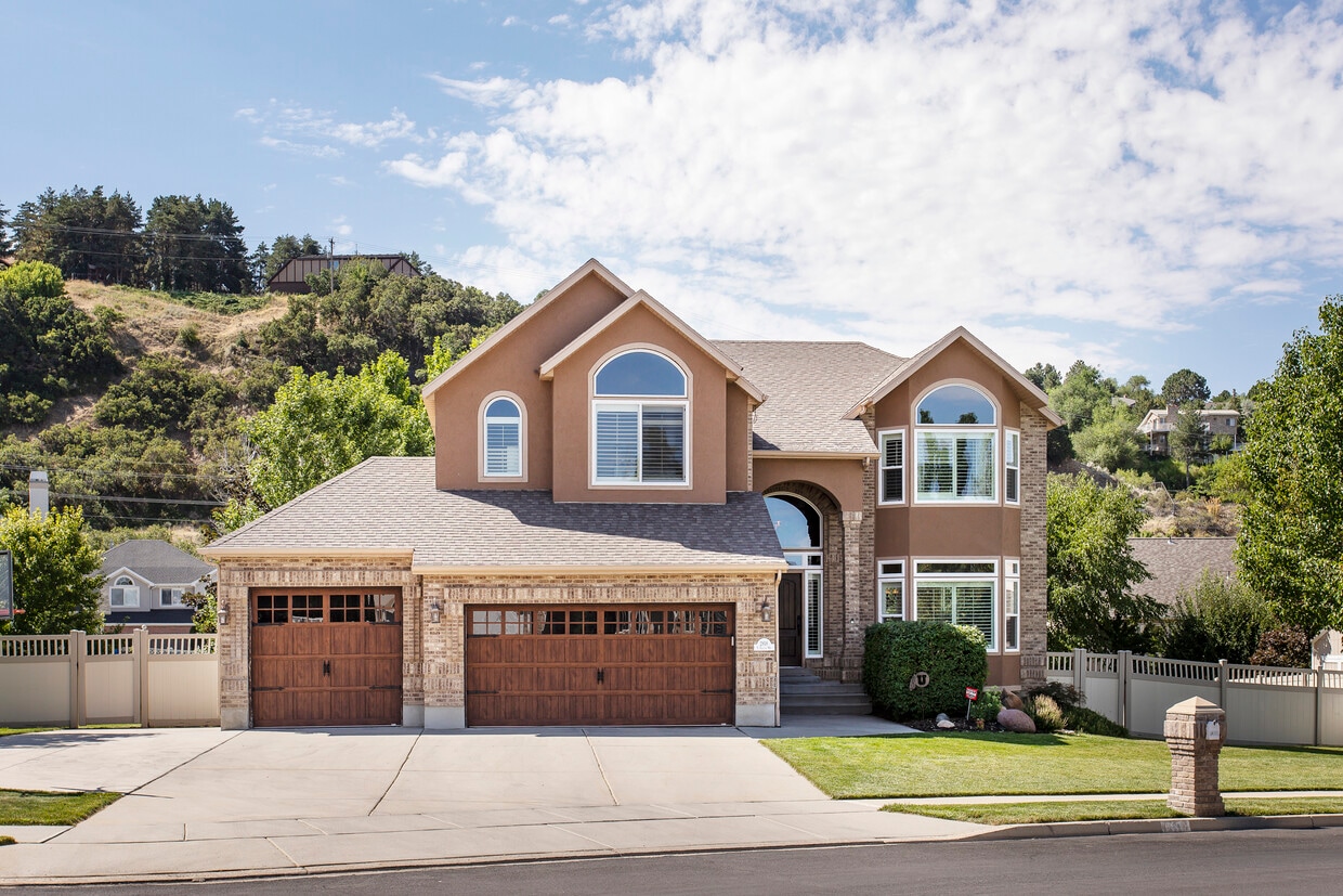 Primary Photo - 2818 E Falcon Wy