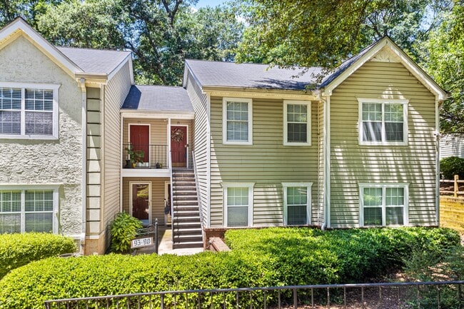 Bienvenido a casa - 98 Hampshire Ct