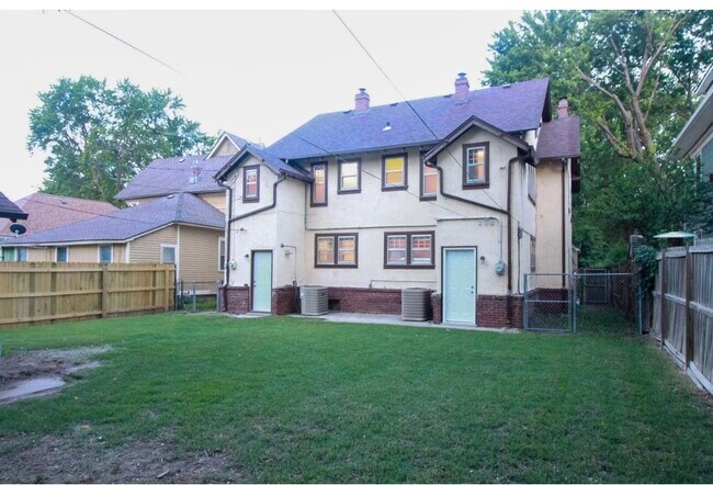 Building Photo - 1116 N Carlos St