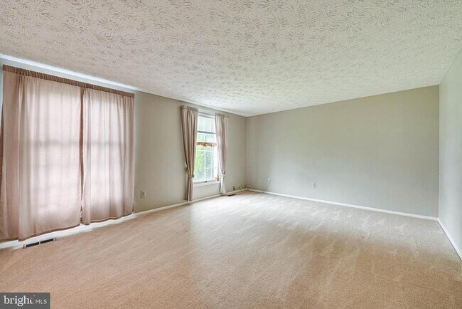 Foto del edificio - 3381 Monarch Ln