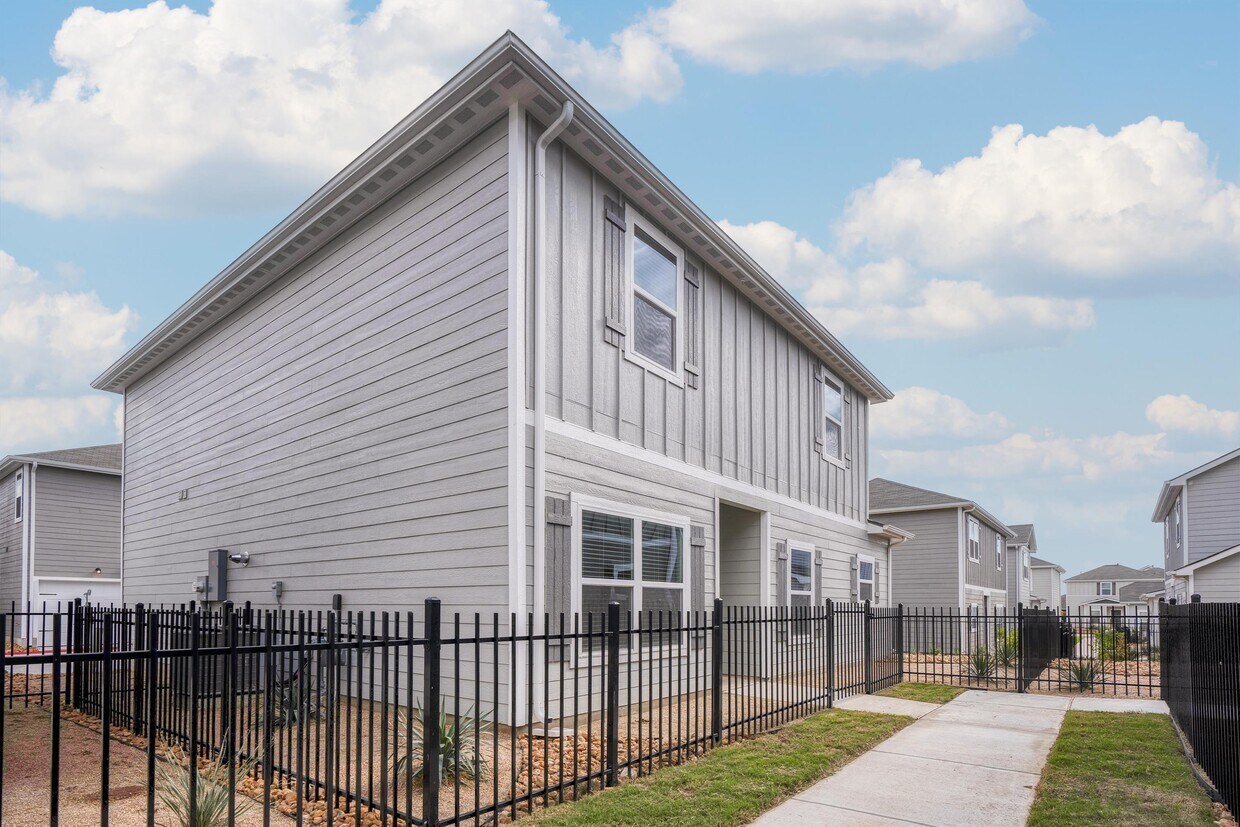 Primary Photo - 10848 Emerick St
