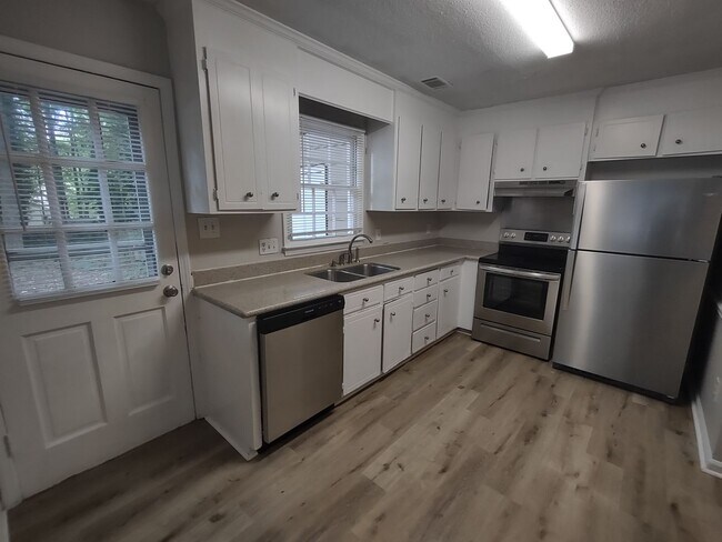 Photo - Pristine Duplex Home Located in the Lincol...