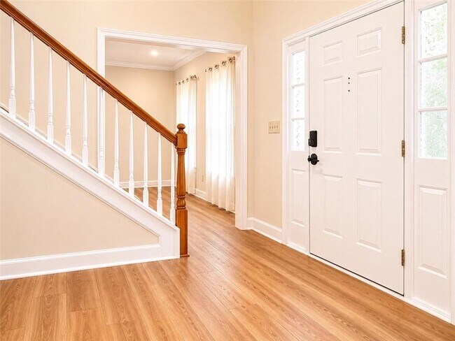 Building Photo - 1630 Green Oak Cir NW