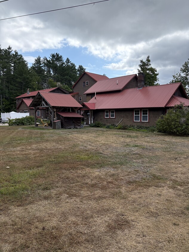 Primary Photo - 237 White Mountain Hwy