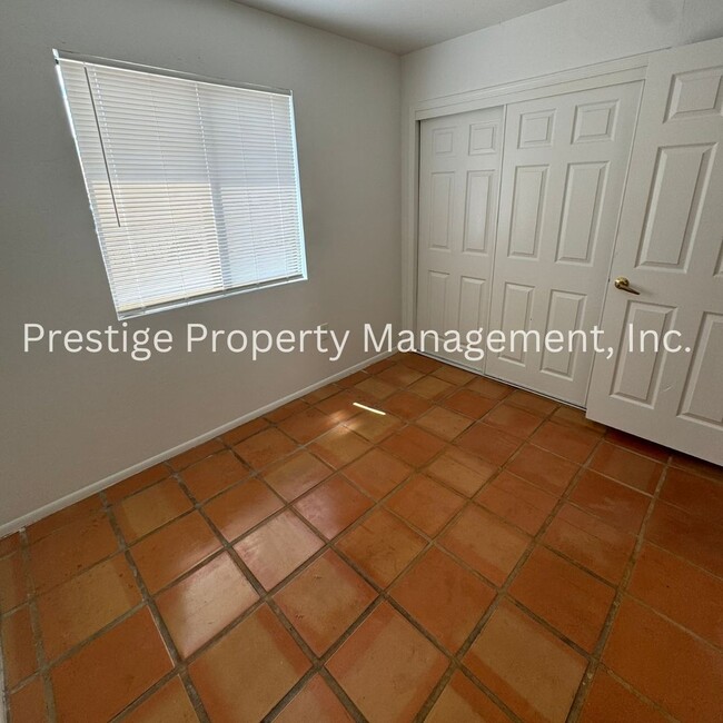 Building Photo - 2258