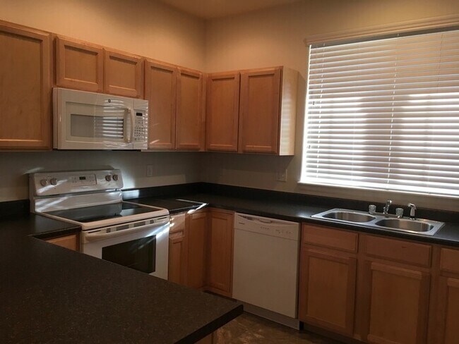 Foto del edificio - Beautiful 4 Bedroom Two-Story Home in Windsor!