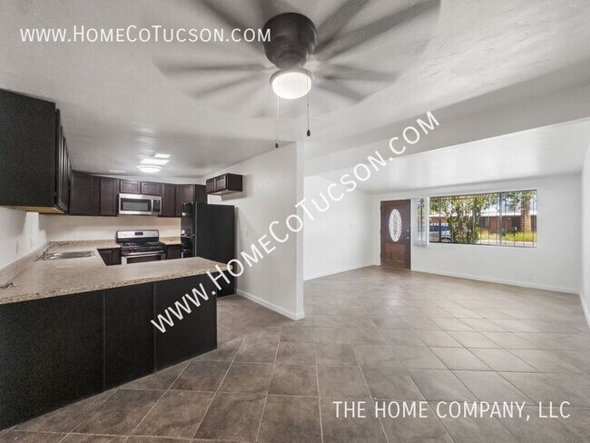 Foto del edificio - 6150 E 32nd St