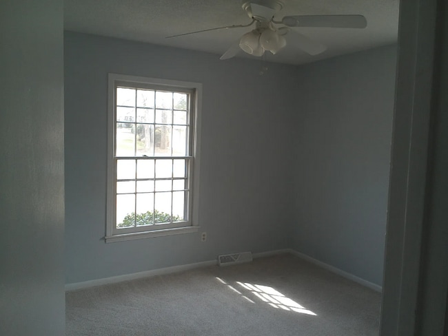 Building Photo - 4930 Candlewyck Ln