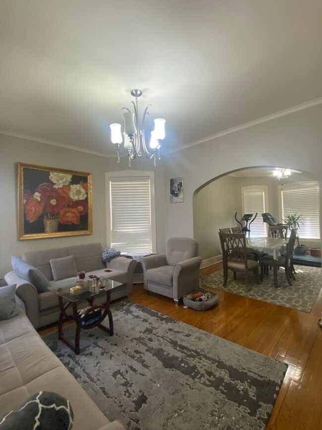 Foto del edificio - 4956 W Nelson St