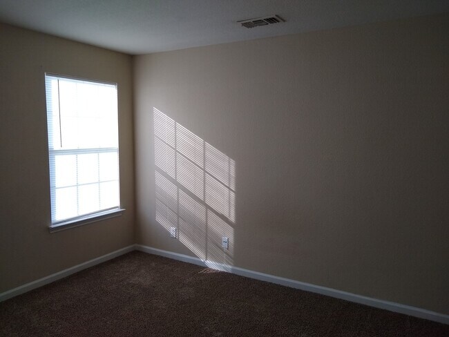 Foto del edificio - COMING SOON! 3 Bedroom Townhome Converse, TX