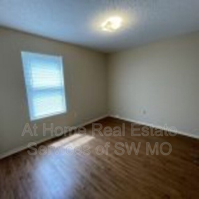 1636 N Benton Ave Unit A, Springfield, MO 65803 Condo for Rent in