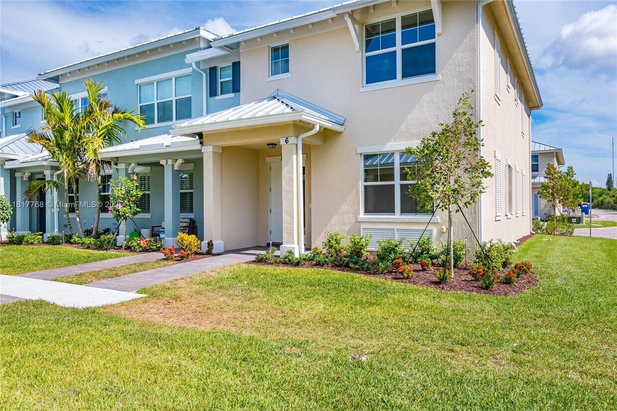Foto principal - 1040 Eucalyptus Dr