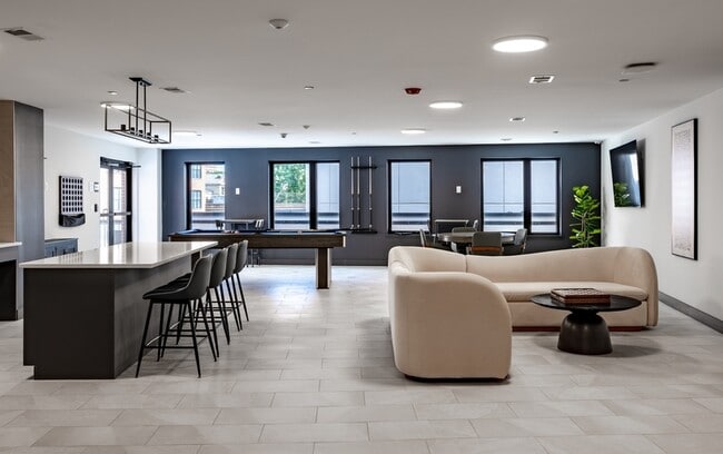 Building Photo - 72 S Essex Ave