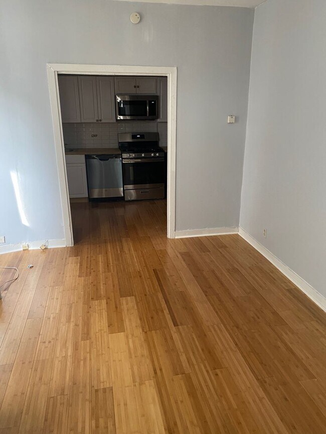 Foto del edificio - 5151 Brown St