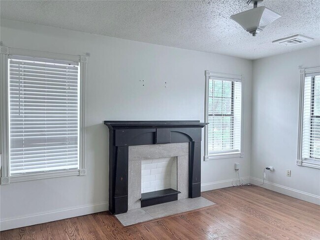 Building Photo - 2600 NW 12th St